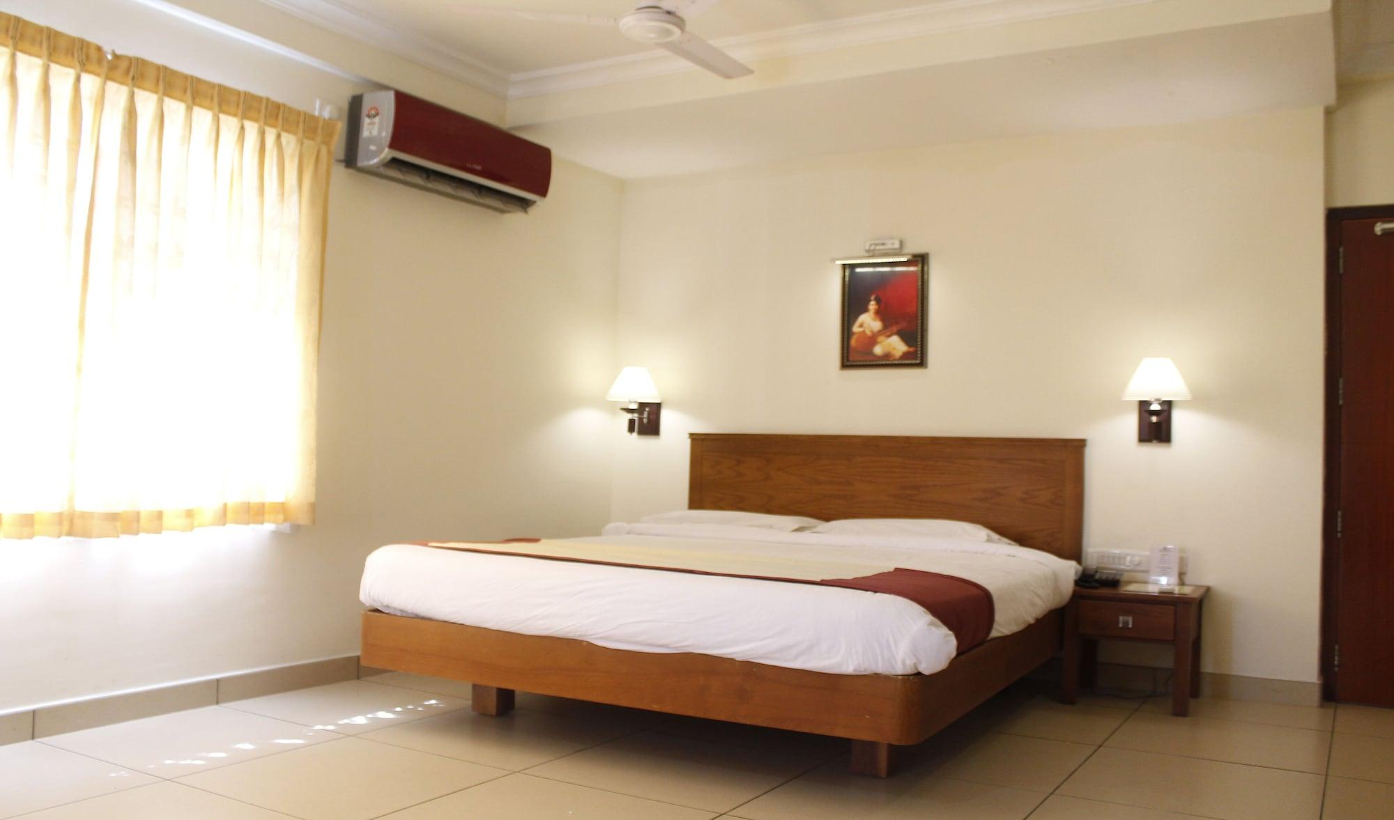 Hotel Aiswarya Kochi Exterior foto