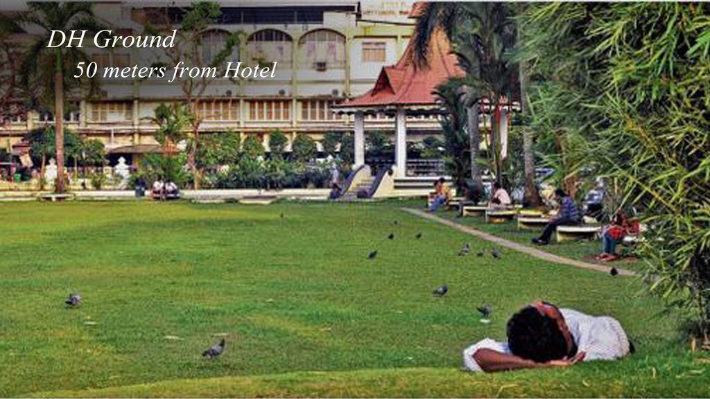 Hotel Aiswarya Kochi Exterior foto